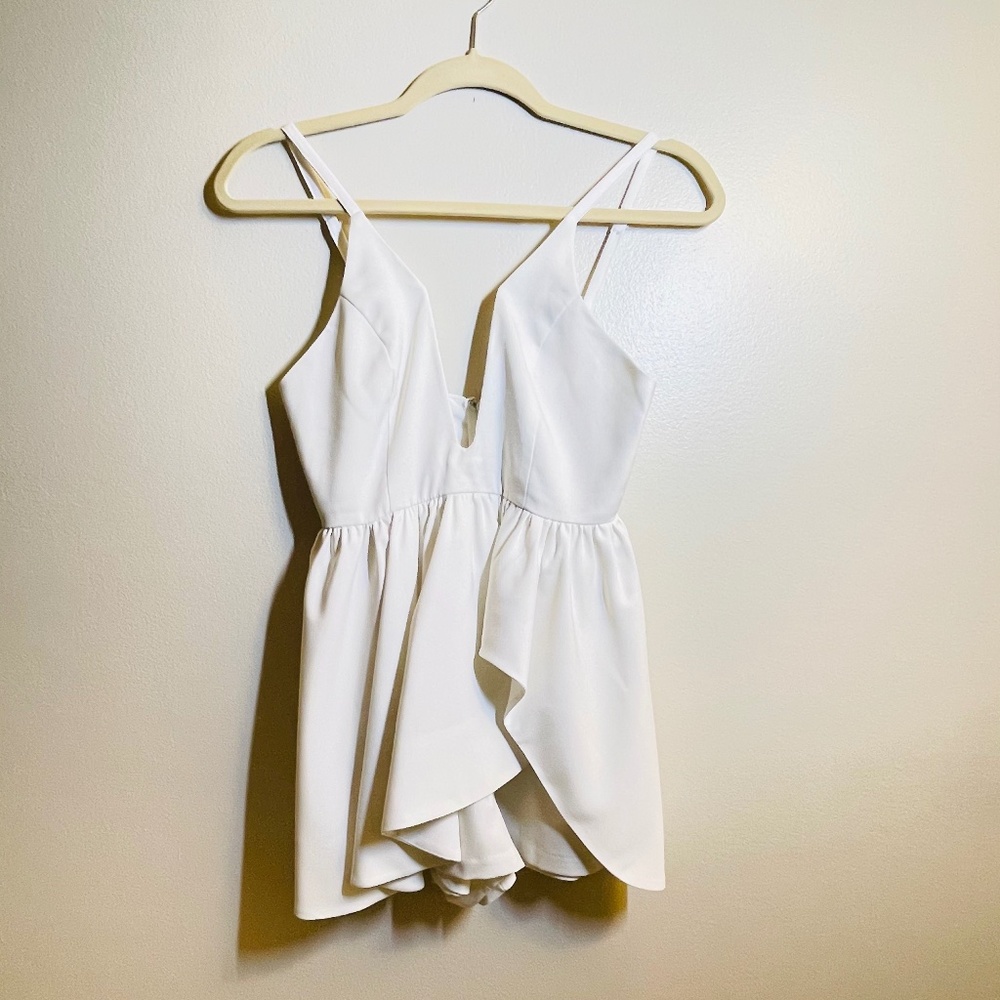 EVENUEL White romper with plunging V neck Small